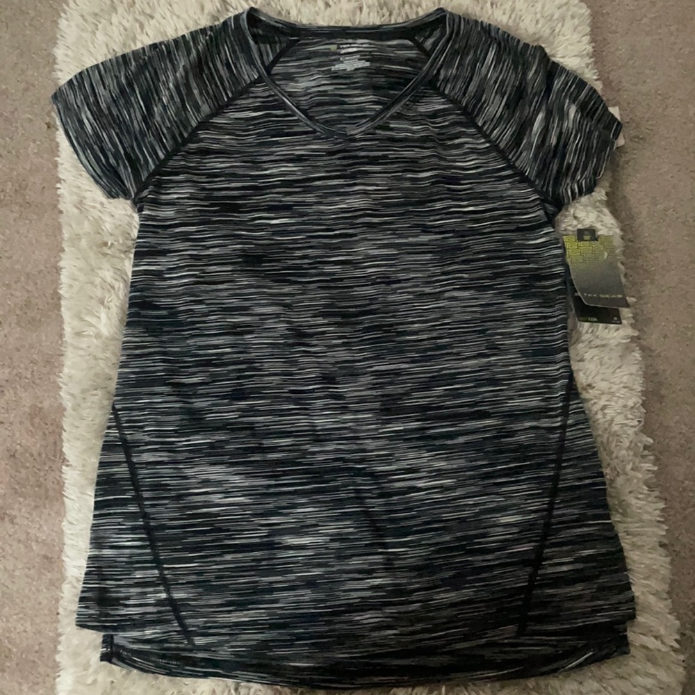 NWT tek gear workout top in gray marled size small